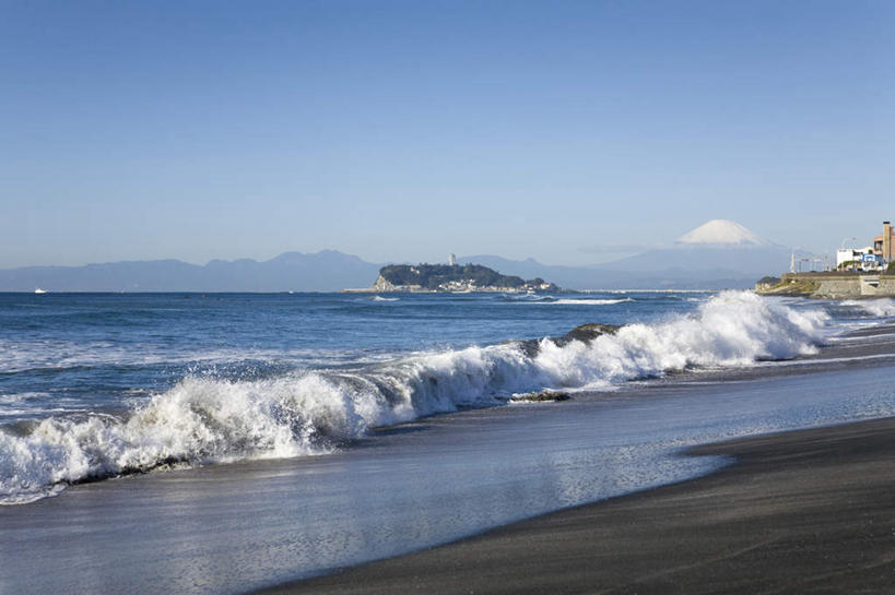 无人,家,横图,室外,白天,正面,旅游,度假,海浪,海洋,火山,美景,沙滩,城市风光,标志建筑,城市,地标,建筑,富士山,静冈县,日本,亚洲,朦胧,模糊,沙子,房屋,屋子,海岸,景观,浪花,公寓,沙地,娱乐,建设,洋房,楼房,住宅,蓝色,蓝天,天空,自然,海水,天,享受,休闲,景色,放松,晴朗,自然风光,海景,东亚,本州,万里无云,本州岛,日本国,中部地方,静冈,山梨,山梨县,大海,风浪,海,海水的波动,海滩,活火山,近岸浪,死火山,休眠火山,涌浪,晴空,晴空万里,彩图,房子