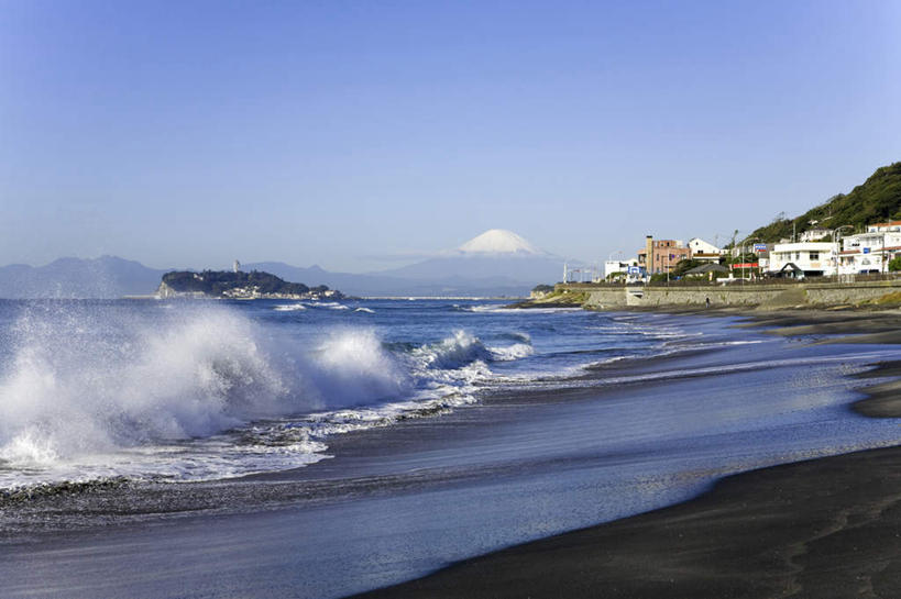 无人,家,横图,室外,白天,正面,旅游,度假,海浪,海洋,火山,美景,沙滩,城市风光,标志建筑,城市,地标,建筑,富士山,静冈县,日本,亚洲,朦胧,模糊,沙子,房屋,屋子,海岸,景观,浪花,公寓,沙地,娱乐,建设,洋房,楼房,住宅,蓝色,蓝天,天空,自然,海水,天,享受,休闲,景色,放松,晴朗,自然风光,海景,东亚,本州,万里无云,本州岛,日本国,中部地方,静冈,山梨,山梨县,大海,风浪,海,海水的波动,海滩,活火山,近岸浪,死火山,休眠火山,涌浪,晴空,晴空万里,彩图,房子