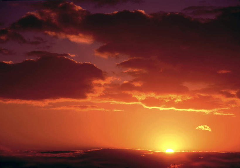 无人,横图,室外,白天,仰视,旅游,度假,海浪,海洋,美景,日落,朦胧,模糊,景观,浪花,水平线,晚霞,霞光,云,云朵,辽阔,海平线,云彩,娱乐,蓝色,白云,蓝天,天空,自然,海水,黄昏,天,享受,休闲,广阔,景色,彩霞,放松,晴朗,一望无际,自然风光,海景,无边无际,一马平川,大海,风浪,海,海水的波动,近岸浪,涌浪,晴空,夕阳,彩图,低角度拍摄,水天相接,水天一线