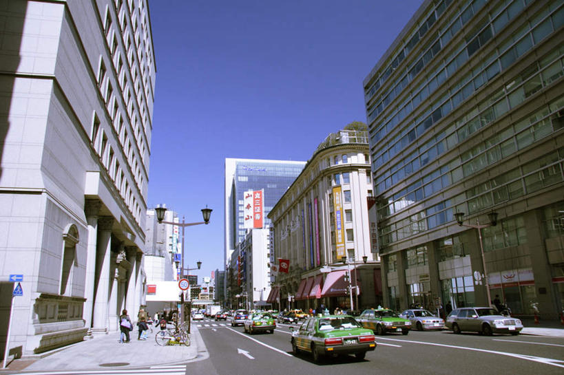 无人,高楼大厦,横图,室外,白天,仰视,度假,美景,城市风光,城市,大厦,道路,建筑,路,摩天大楼,公路,出租车,汽车,东京,日本,亚洲,朦胧,模糊,景观,分界线,停车线,交通,娱乐,建设,车,蓝色,蓝天,天空,交通工具,轿车,天,享受,休闲,景色,放松,晴朗,车行道,车行道分界线,载具,的士,标线,计程车,东亚,车行线,百老汇,本州,万里无云,关东地方,本州岛,日本国,东京都,晴空,晴空万里,马路,彩图,低角度拍摄,大楼,高层建筑,高楼,摩天楼