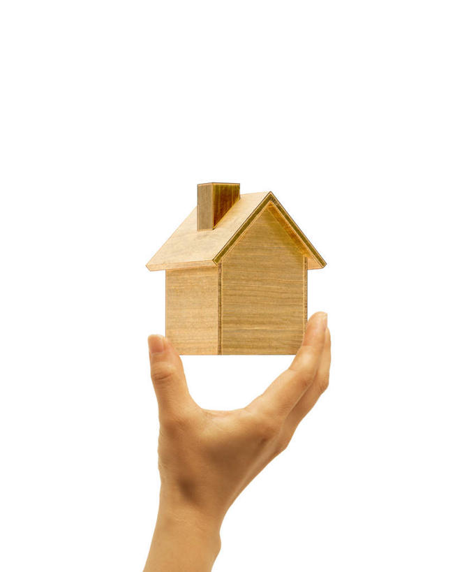 东方人,手,一个人,无人,家,木屋,举,竖图,室内,特写,白天,白色背景,正面,数码,科技,亚洲,仅一个男性,仅一个人,一幢,握,阴影,朦胧,模糊,立体,空间,网络,高光,几何,计算机图形,拿,合成,拿着,黄种人,住宅,仅一个年轻男性,模型,托,手部,规划,握着,单手,电脑合成图,数码合成图,写实,具体,具象,直观,建筑模型,建筑设计,男人,男性,年轻男性,亚洲人,设计,举起,举手,举着,向上举,向上伸,向上托,半身,彩图,茅舍,茅屋,棚屋,小木屋,小屋