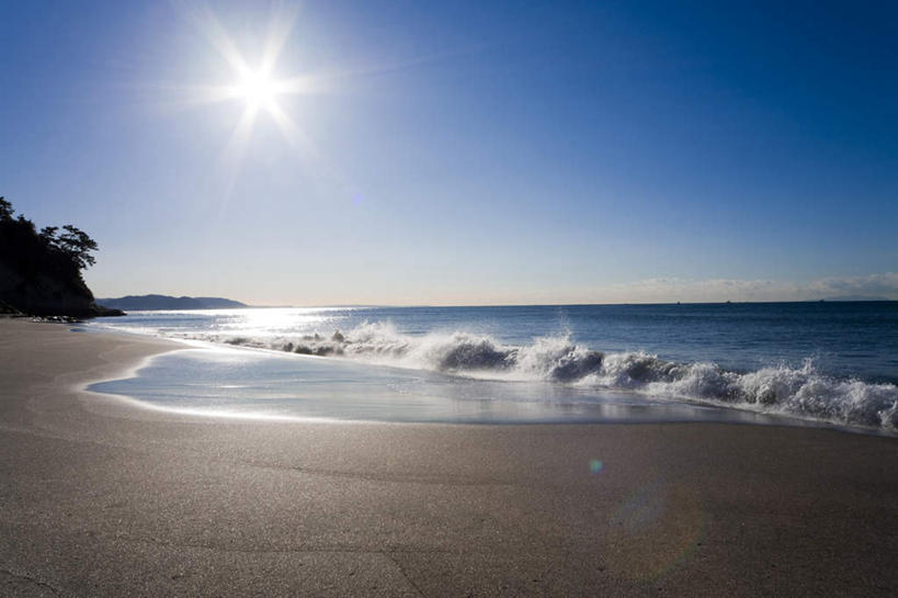 无人,横图,室外,白天,正面,旅游,度假,草地,草坪,海浪,海洋,美景,沙滩,水,植物,神奈川,日本,亚洲,阴影,波纹,飞溅,溅,光线,沙子,液体,影子,海岸,景观,浪花,水滴,水平线,云,云朵,辽阔,海平线,沙地,神奈川县,云彩,娱乐,水珠,草,树,树木,蓝色,绿色,白云,蓝天,水纹,天空,阳光,自然,海水,波浪,天,享受,休闲,广阔,景色,放松,生长,成长,一望无际,喷洒,自然风光,海景,东亚,本州,关东地方,本州岛,日本国,无边无际,一马平川,炫光,大海,风浪,海,海水的波动,海滩,近岸浪,涌浪,彩图,水天相接,水天一线
