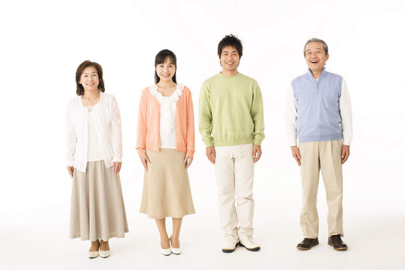 东方人,头发,四个人,家庭,夫妻,母亲,父亲,女儿,儿子,站,笑,微笑,露齿笑,横图,室内,白天,白色背景,正面,裙子,爱情,亚洲,一排,连衣裙,服装,整齐,浪漫,注视,休闲装,黄种人,排列,衣服,粉色,蓝色,绿色,黑色,观察,看,站着,休闲,温暖,温馨,父子,母女,一家人,休闲服,恩爱,父爱,母爱,恋人,摄影,服饰,影棚,观看,和睦,察看,队列,关注,老年男性,老年女性,男人,男性,年轻男性,年轻女性,女人,女性,亚洲人,夫妇,情侣,站立,彩图,全身,影棚拍摄,拍摄,伴侣,融洽