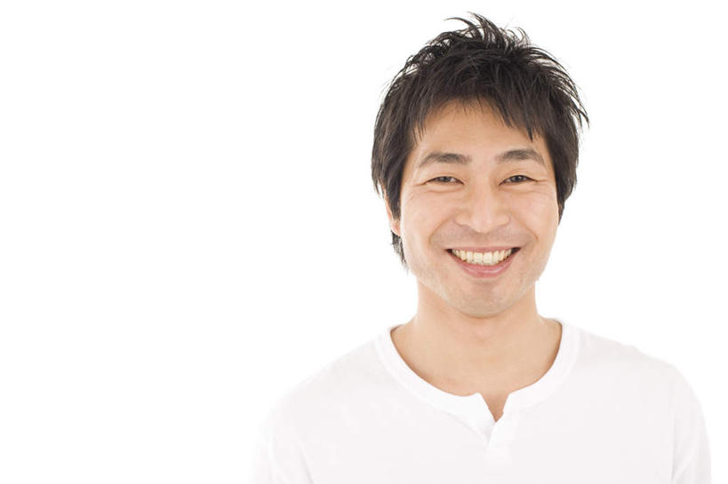 东方人,脸,头,脸颊,头发,一个人,站,笑,微笑,露齿笑,横图,室内,特写,白天,白色背景,正面,亚洲,仅一个男性,仅一个人,阴影,服装,反射,影子,注视,休闲装,黄种人,仅一个年轻男性,衣服,白色,黑色,观察,看,站着,休闲,休闲服,摄影,服饰,影棚,观看,察看,愉悦,关注,男人,男性,年轻男性,亚洲人,头部,脸部,脸蛋,面部,站立,半身,彩图,影棚拍摄,开心,拍摄