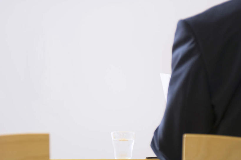 东方人,一个人,商务人士,商务女性,办公室,坐,摸,横图,室内,白天,衬衫,桌子,杯子,椅子,亚洲,仅一个年轻女性,仅一个女性,仅一个人,撑,抚摸,套装,办公桌,木椅,墙,黄种人,墙壁,墙面,玻璃制品,一个,背面,水杯,靠,靠着,倚靠,单个,撑着,倚着,商务装,工薪阶层,年轻女性,女人,女性,亚洲人,白领,上班族,玻璃杯,触摸,接触,坐着,半身,彩图,衬衣