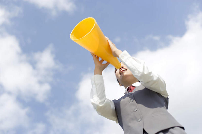 东方人,一个人,商务人士,商务女性,办公室,站,横图,室外,白天,仰视,衬衫,亚洲,仅一个年轻女性,仅一个女性,仅一个人,套装,云,云朵,拿,云彩,拿着,黄种人,喇叭,蓝色,白云,蓝天,天空,话筒,天,站着,晴朗,传声筒,商务装,工薪阶层,年轻女性,亚洲人,年轻人,白领,上班族,晴空,站立,半身,彩图,低角度拍摄,衬衣