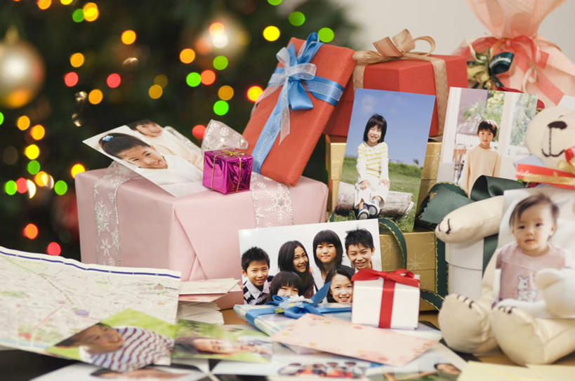 无人,横图,照片,室内,特写,白天,正面,植物,静物,礼盒,礼物,照明,朦胧,模糊,彩灯,丝绸,丝带,纸盒,灯光,圣诞树,缎带,绸带,灯,盒子,树,树木,绿色,自然,包装盒,礼品盒,灯具,摄影,礼品,生长,成长,照亮,照明设备,相片,彩图,拍摄,照相