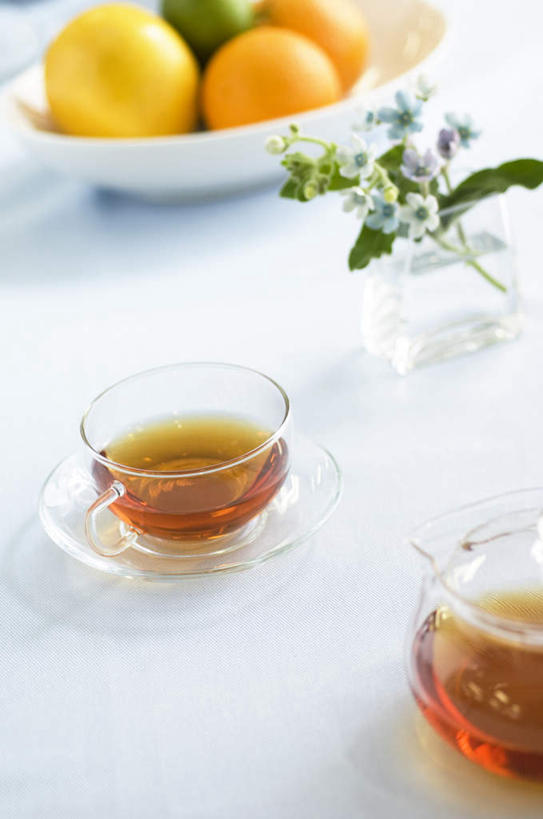 无人,竖图,俯视,室内,特写,白天,幸福,茶,柑橘,柠檬,柚子,杯子,水果,叶子,许多,新鲜,盛开,透明,碟子,壶,生食,茶叶,食品,果实,绿叶,饮品,一杯,花蕾,娱乐,水壶,花,花瓣,花朵,鲜花,食物,两个,一个,黄色,蓝色,绿色,紫色,茶壶,水杯,花茶,花苞,花蕊,享受,休闲,温馨,橙色,嫩叶,放松,乐趣,保健,养生,有机食品,绿色食品,单个,花草茶,舒适,香花茶,香片,熏花茶,叶,叶片,茶杯,柚,益母果,文旦,团圆果,柠果,橘子,桔子,橙子,橙,彩图,高角度拍摄