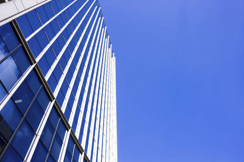 无人,高楼大厦,横图,室外,白天,仰视,度假,美景,窗户,落地窗,城市风光,城市,大厦,建筑,摩天大楼,一排,整齐,景观,娱乐,建设,玻璃窗,排列,蓝色,蓝天,天空,天,享受,休闲,景色,放松,晴朗,队列,万里无云,晴空,晴空万里,彩图,低角度拍摄,大楼,高层建筑,高楼,摩天楼