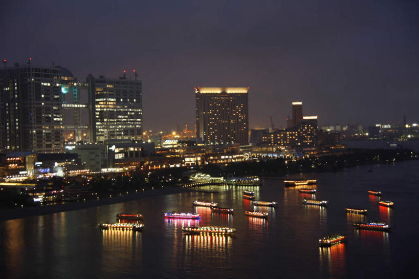 无人,高楼大厦,横图,彩色,室外,夜晚,正面,度假,海浪,海洋,美景,城市风光,标志建筑,城市,大厦,地标,建筑,轮船,摩天大楼,霓虹灯,夜景,船,东京,日本,亚洲,景观,浪花,灯光,七彩,娱乐,光源,建设,霓虹,灯,海水,交通工具,享受,休闲,景色,放松,照明设备,载具,海景,东亚,本州,关东地方,本州岛,日本国,东京都,氖灯,大海,风浪,海,海水的波动,近岸浪,涌浪,彩图,大楼,高层建筑,高楼,摩天楼