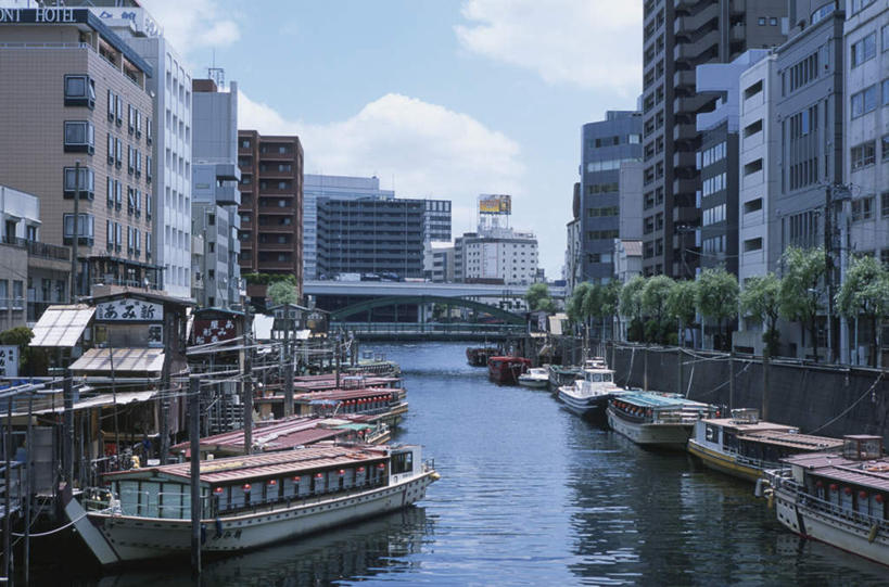 无人,高楼大厦,横图,室外,白天,正面,度假,河流,美景,水,植物,城市风光,标志建筑,城市,大厦,地标,建筑,轮船,摩天大楼,船,东京,日本,亚洲,河水,景观,水流,娱乐,建设,树,树木,绿色,自然,交通工具,享受,休闲,景色,放松,生长,成长,载具,东亚,本州,关东地方,本州岛,日本国,东京都,彩图,大楼,高层建筑,高楼,摩天楼