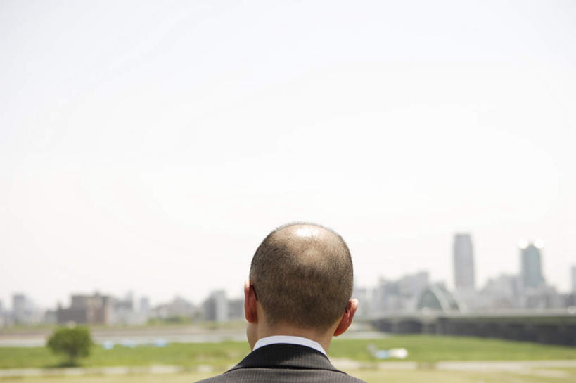 东方人,头,一个人,商务人士,商务男性,高楼大厦,站,横图,室外,特写,白天,衬衫,草地,草坪,植物,大厦,建筑,摩天大楼,亚洲,仅一个男性,仅一个人,阴影,套装,朦胧,模糊,光线,影子,云,云朵,云彩,黄种人,草,仅一个年轻男性,背面,蓝色,绿色,黑色,白云,蓝天,天空,阳光,天,站着,商务装,工薪阶层,男人,男性,年轻男性,亚洲人,头部,白领,上班族,站立,半身,彩图,衬衣,大楼,高层建筑,高楼,摩天楼,短发