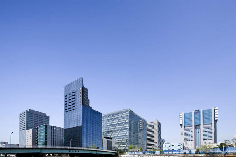 无人,高楼大厦,横图,室外,白天,仰视,度假,美景,植物,城市风光,城市,大厦,道路,建筑,路,摩天大楼,公路,东京,日本,亚洲,阴影,光线,影子,景观,高架,建筑群,交通,娱乐,建设,树,树木,蓝色,绿色,蓝天,天空,阳光,自然,天,享受,休闲,景色,放松,生长,成长,高架桥,东亚,高架道路,跨线桥,本州,关东地方,本州岛,日本国,东京都,彩图,低角度拍摄,大楼,高层建筑,高楼,摩天楼