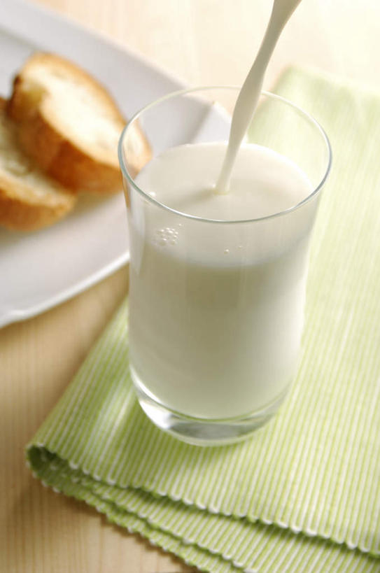 面包,无人,竖图,俯视,室内,特写,白天,烹饪,餐桌,桌子,杯子,切片,堆叠,布料,日本料理,料理,食品,面点,布纹,菜肴,美食,玻璃制品,桌布,食物,餐巾,水杯,台布,日式料理,日式,摄影,佳肴,影棚,餐台,堆,玻璃杯,彩图,高角度拍摄,影棚拍摄,拍摄