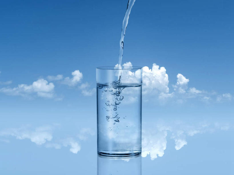 无人,横图,室外,白天,正面,数码,科技,水,杯子,阴影,飞溅,溅,光线,网络,液体,影子,水滴,云,云朵,高光,几何,计算机图形,合成,云彩,玻璃制品,水珠,一个,蓝色,白云,蓝天,天空,阳光,水杯,天,流动,单个,电脑合成图,数码合成图,喷洒,写实,具体,具象,玻璃杯,彩图