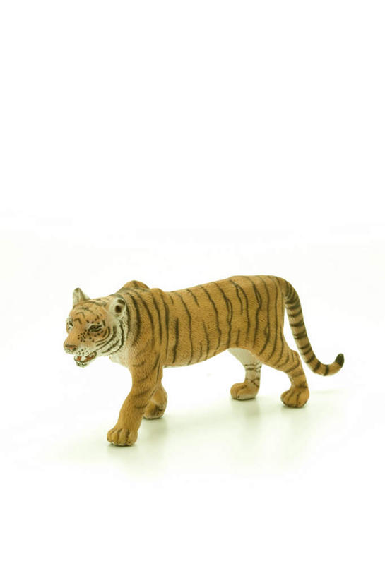 无人,站,竖图,俯视,室内,特写,白天,白色背景,桌面,野生动物,玩具,艺术,装饰,注视,文化,传统,一只,黄色,动物,观察,看,站着,摄影,影棚,观看,工艺,华丽,修饰,点缀,察看,关注,创作,凶猛,衬托,美观,雅致,雅观,残暴,凶残,老虎,站立,彩图,高角度拍摄,影棚拍摄,拍摄