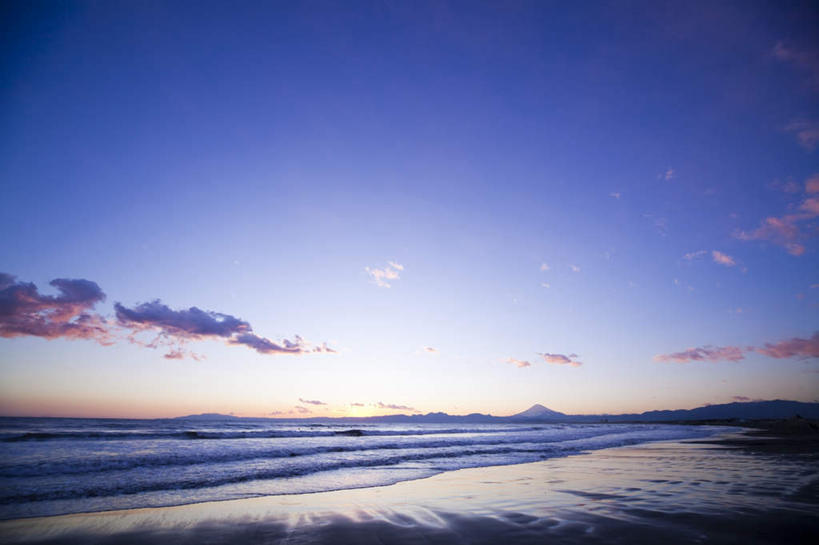 无人,横图,室外,白天,正面,旅游,度假,日出,海浪,海洋,美景,沙滩,水,太阳,神奈川,日本,亚洲,阴影,波纹,飞溅,溅,光线,沙子,液体,影子,海岸,景观,浪花,水滴,云,云朵,朝霞,晨曦,黎明,沙地,神奈川县,云彩,娱乐,水珠,蓝色,白云,蓝天,水纹,天空,阳光,自然,海水,波浪,天,享受,休闲,景色,放松,喷洒,自然风光,海景,东亚,本州,关东地方,本州岛,日本国,大海,风浪,海,海水的波动,海滩,近岸浪,涌浪,朝阳,彩图,破晓