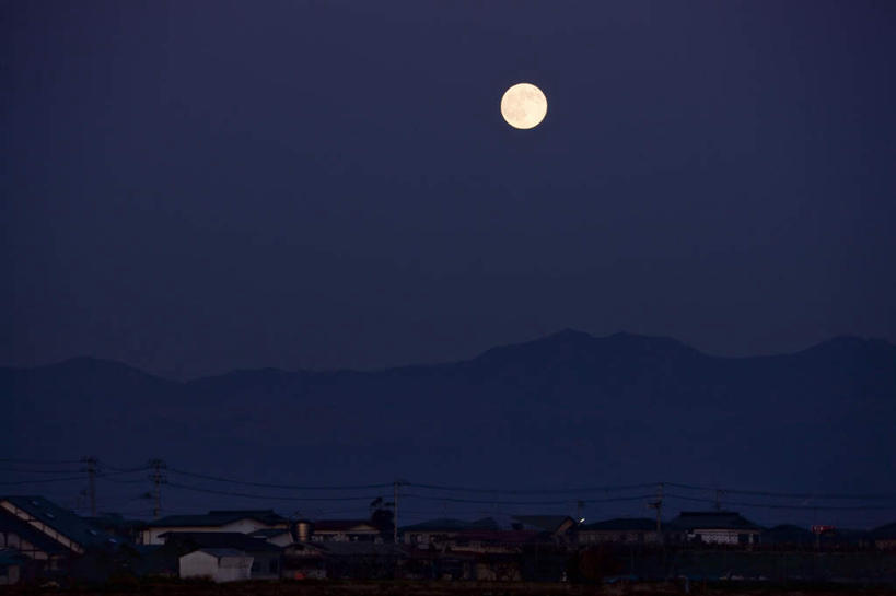 无人,家,横图,室外,夜晚,正面,旅游,度假,美景,山,山脉,城市风光,标志建筑,城市,地标,建筑,日本,亚洲,许多,朦胧,模糊,房屋,屋子,景观,山峰,月亮,公寓,山峦,月光,娱乐,建设,洋房,楼房,住宅,一个,蓝色,蓝天,天空,自然,群山,天,享受,休闲,景色,放松,晴朗,单个,明亮,自然风光,东亚,本州,万里无云,本州岛,日本国,东北地方,山形,山形县,皎洁,晴空,晴空万里,彩图,房子