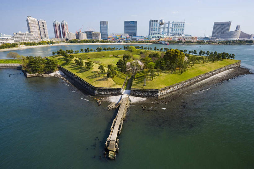 无人,高楼大厦,横图,俯视,航拍,室外,白天,度假,草地,草坪,海浪,海洋,美景,植物,城市风光,城市,大厦,建筑,摩天大楼,东京,日本,亚洲,一排,朦胧,模糊,整齐,景观,浪花,娱乐,建设,草,树,树木,排列,绿色,自然,海水,享受,休闲,景色,放松,生长,成长,鸟瞰,队列,海景,东亚,本州,关东地方,本州岛,日本国,东京都,大海,风浪,海,海水的波动,近岸浪,涌浪,彩图,高角度拍摄,大楼,高层建筑,高楼,摩天楼