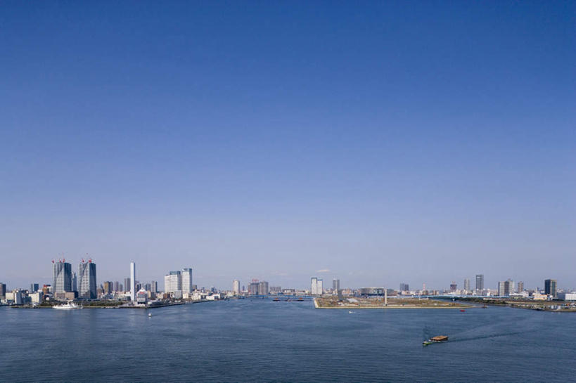 无人,高楼大厦,横图,室外,白天,正面,度假,海浪,海洋,美景,城市风光,城市,大桥,大厦,建筑,立交桥,轮船,摩天大楼,桥梁,船,东京,日本,亚洲,一艘,景观,浪花,高架,建筑群,斜拉桥,桥,娱乐,建设,海水,交通工具,享受,休闲,景色,放松,载具,海景,东亚,本州,关东地方,本州岛,日本国,东京都,港区,大海,风浪,海,海水的波动,近岸浪,涌浪,彩图,大楼,高层建筑,高楼,摩天楼