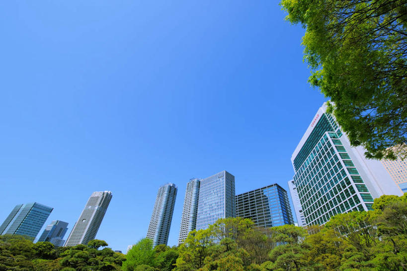 无人,高楼大厦,横图,室外,白天,仰视,度假,美景,植物,城市风光,城市,大厦,建筑,摩天大楼,东京,日本,亚洲,景观,建筑群,娱乐,建设,树,树木,蓝色,绿色,蓝天,天空,自然,天,享受,休闲,景色,放松,生长,晴朗,成长,东亚,本州,万里无云,关东地方,本州岛,日本国,东京都,港区,晴空,晴空万里,彩图,低角度拍摄,大楼,高层建筑,高楼,摩天楼