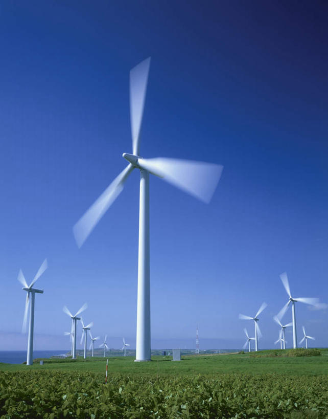 无人,竖图,室外,白天,正面,旅游,度假,草地,草坪,美景,植物,北海道,日本,亚洲,许多,景观,云,云朵,云彩,旋转,娱乐,草,蓝色,绿色,白云,蓝天,天空,自然,天,享受,休闲,景色,放松,晴朗,自然风光,东亚,日本国,北海道地方,北海道岛,风轮机,晴空,彩图