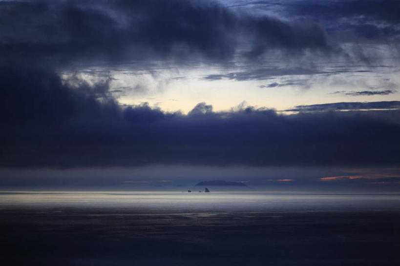 无人,横图,室外,白天,正面,旅游,度假,海浪,海洋,美景,东京,日本,亚洲,波纹,景观,浪花,乌云,云,云朵,涟漪,娱乐,黑色,水纹,天空,自然,海水,波浪,天,享受,休闲,景色,放松,自然风光,海景,东亚,本州,关东地方,本州岛,日本国,东京都,水晕,大海,风浪,海,海水的波动,近岸浪,涌浪,彩图