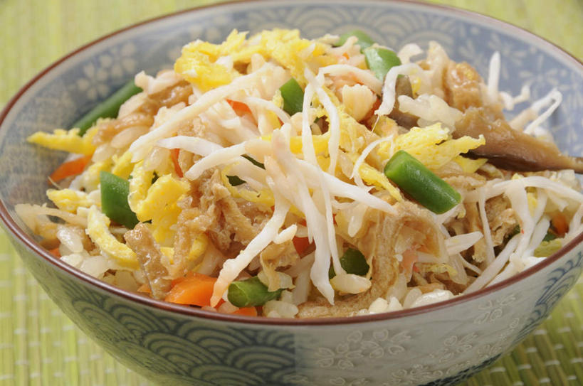 米饭,无人,横图,俯视,室内,白天,烹饪,蔬菜,餐具,许多,朦胧,模糊,新鲜,豆芽,炒饭,蛋,鸡蛋,日本料理,料理,食品,饭,菜肴,美食,食物,一个,碗,日式料理,日式,摄影,佳肴,有机食品,绿色食品,影棚,单个,五谷,豆芽菜,草鸡蛋,芽苗菜,卵,进餐用具,烹调用具,彩图,高角度拍摄,影棚拍摄,拍摄