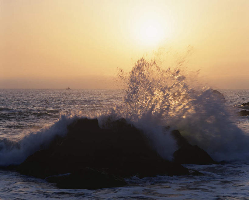 无人,横图,室外,白天,正面,旅游,度假,日出,海浪,海洋,礁石,石头,美景,太阳,日本,亚洲,飞溅,溅,石子,液体,景观,浪花,水滴,水平线,辽阔,朝霞,晨曦,海平线,黎明,千叶县,娱乐,水珠,蓝色,蓝天,天空,阳光,自然,海水,天,享受,休闲,广阔,景色,放松,晴朗,一望无际,喷洒,自然风光,海景,东亚,本州,万里无云,关东地方,本州岛,日本国,千叶,无边无际,一马平川,大海,风浪,海,海水的波动,礁,近岸浪,石块,岩石,涌浪,朝阳,晴空,晴空万里,彩图,破晓,水天相接,水天一线