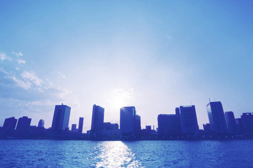 无人,高楼大厦,横图,室外,白天,正面,度假,日出,海浪,海洋,美景,太阳,天际线,城市风光,城市,大厦,建筑,摩天大楼,东京,日本,亚洲,阴影,反射,影子,景观,浪花,云,云朵,朝霞,晨曦,黎明,云彩,娱乐,建设,蓝色,白云,蓝天,天空,阳光,海水,天,享受,休闲,景色,放松,晴朗,海景,东亚,本州,关东地方,本州岛,日本国,东京都,大海,风浪,海,海水的波动,近岸浪,涌浪,朝阳,晴空,彩图,破晓,大楼,高层建筑,高楼,摩天楼