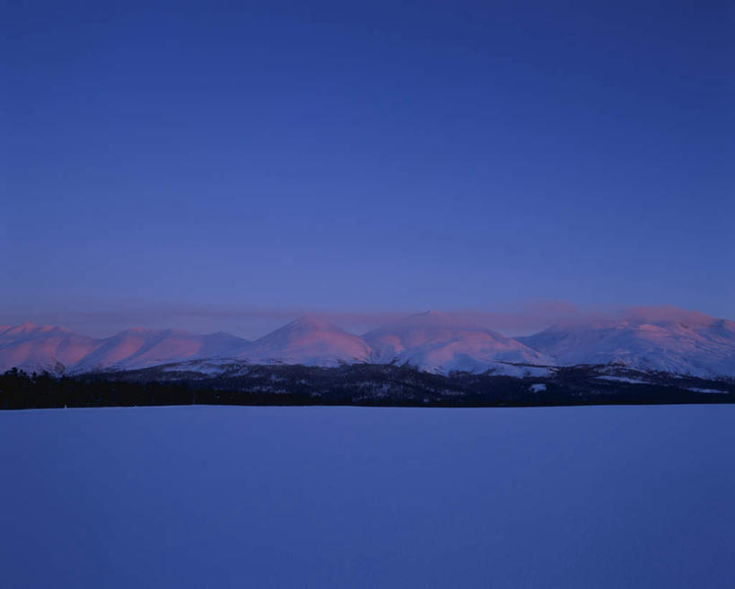 无人,横图,室外,白天,正面,旅游,度假,美景,雪,大雪,北海道,日本,亚洲,朦胧,模糊,地平线,积雪,景观,雪景,冬季,冬天,辽阔,地面,娱乐,蓝色,蓝天,天空,自然,天,享受,休闲,景色,放松,寒冷,晴朗,一望无际,自然风光,延伸,东亚,万里无云,日本国,天地相交,北海道地方,北海道岛,严寒,晴空,晴空万里,彩图