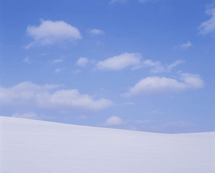 无人,横图,室外,白天,正面,旅游,度假,美景,雪,大雪,北海道,日本,亚洲,朦胧,模糊,地平线,积雪,景观,雪景,云,云朵,冬季,冬天,辽阔,地面,云彩,娱乐,蓝色,白云,蓝天,天空,自然,天,享受,休闲,景色,放松,寒冷,晴朗,一望无际,自然风光,延伸,东亚,日本国,天地相交,北海道地方,北海道岛,严寒,晴空,彩图