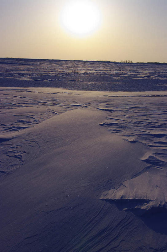 无人,竖图,全景,俯视,室外,白天,旅游,美景,天际线,雪,大雪,北海道,日本,亚洲,阴影,朦胧,模糊,光线,影子,地平线,积雪,景观,雪景,冬季,冬天,辽阔,地面,天空,阳光,自然,天,景色,寒冷,一望无际,自然风光,延伸,东亚,日本国,天地相交,北海道地方,北海道岛,严寒,彩图,高角度拍摄,游览