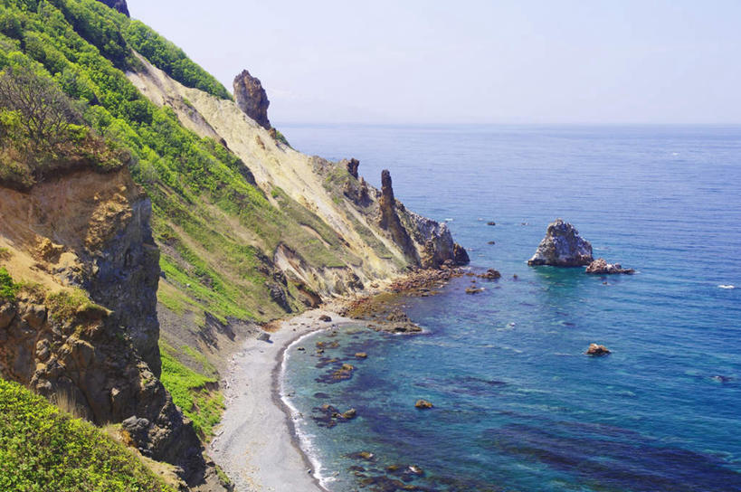 无人,摸,横图,俯视,室外,白天,旅游,度假,草地,草坪,海浪,海洋,礁石,石头,美景,山,山脉,水,植物,北海道,日本,亚洲,抚摸,阴影,飞溅,溅,光线,石子,液体,影子,景观,浪花,山峰,水滴,云,云朵,山峦,云彩,娱乐,水珠,草,蓝色,绿色,白云,蓝天,天空,阳光,自然,海水,群山,天,享受,休闲,景色,放松,喷洒,自然风光,海景,东亚,日本国,北海道地方,北海道岛,大海,风浪,海,海水的波动,礁,近岸浪,石块,岩石,涌浪,触摸,接触,彩图,高角度拍摄