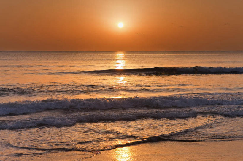 无人,横图,俯视,室外,白天,旅游,度假,日出,海浪,海洋,美景,沙滩,水,太阳,静冈县,日本,亚洲,波纹,飞溅,溅,沙子,液体,海岸,景观,浪花,水滴,朝霞,晨曦,黎明,沙地,娱乐,水珠,水纹,天空,阳光,自然,海水,波浪,天,享受,休闲,金色,景色,放松,喷洒,自然风光,海景,东亚,本州,本州岛,日本国,中部地方,静冈,大海,风浪,海,海水的波动,海滩,近岸浪,涌浪,朝阳,彩图,高角度拍摄,破晓