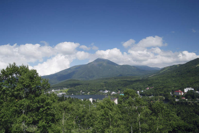 无人,横图,俯视,室外,白天,旅游,度假,湖,湖泊,石头,美景,森林,山,山脉,树林,水,植物,长野县,日本,亚洲,石子,湖面,景观,山顶,山峰,水流,水面,云,云朵,山峦,云彩,娱乐,树,树木,蓝色,绿色,白云,蓝天,天空,自然,湖水,群山,天,享受,休闲,景色,放松,生长,晴朗,成长,自然风光,东亚,沉积岩,本州,本州岛,日本国,中部地方,长野,颠峰,极峰,水成岩,石块,岩石,晴空,彩图,高角度拍摄