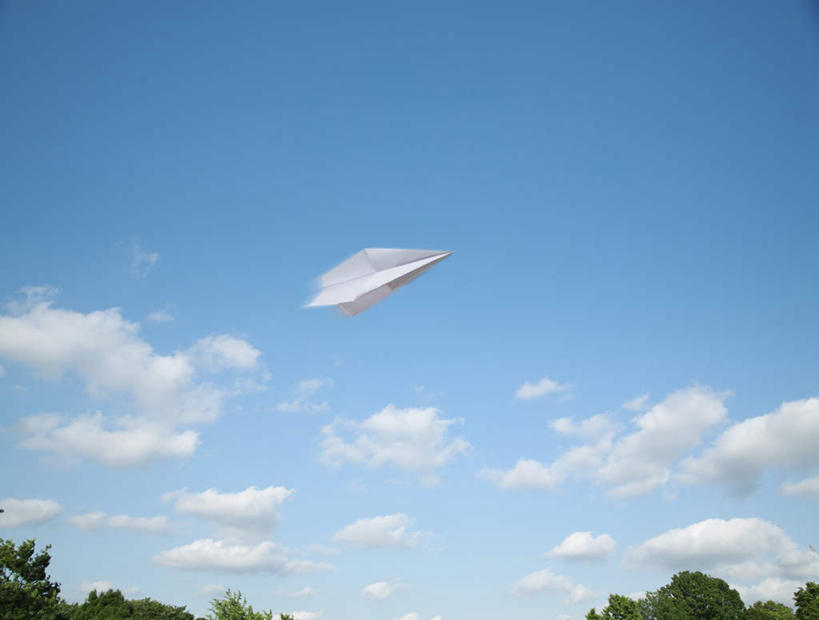无人,横图,室外,白天,仰视,旅游,度假,美景,植物,飞机,东京,日本,亚洲,阴影,艺术,光线,影子,折纸,纸艺,手工艺品,景观,云,云朵,云彩,文化,娱乐,树,树木,一个,蓝色,绿色,白云,蓝天,天空,阳光,自然,工艺品,天,享受,休闲,景色,放松,生长,晴朗,单个,成长,纸飞机,高雅,自然风光,东亚,本州,关东地方,本州岛,日本国,东京都,工艺折纸,自信心,品位,晴空,彩图,低角度拍摄
