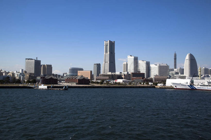 无人,高楼大厦,横图,全景,室外,白天,正面,度假,办公楼,海浪,海洋,美景,天际线,城市风光,标志建筑,城市,大厦,地标,建筑,摩天大楼,写字楼,神奈川,日本,亚洲,景观,浪花,神奈川县,娱乐,建设,蓝色,蓝天,天空,海水,楼宇,天,享受,休闲,商务楼,景色,放松,海景,东亚,本州,关东地方,本州岛,日本国,大海,风浪,海,海水的波动,近岸浪,涌浪,彩图,大楼,高层建筑,高楼,摩天楼