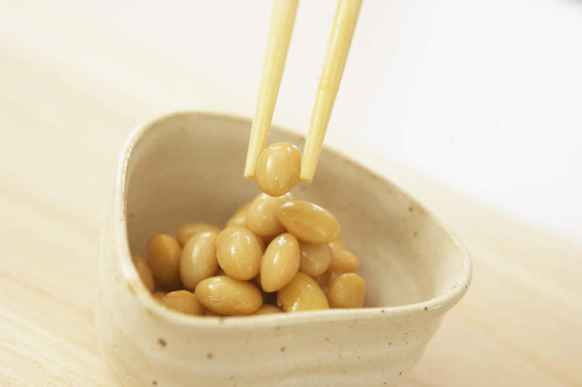 无人,横图,俯视,室内,特写,白天,烹饪,植物,筷子,豆,大豆,蔬菜,餐具,新鲜,陶瓷,豆类,豆子,毛豆,日本料理,料理,食品,陶瓷制品,文化,传统,菜肴,美食,食物,容器,碗,日式料理,日式,摄影,佳肴,有机食品,绿色食品,影棚,储藏,礼节,储存,礼仪,豆科,枝豆,进餐用具,黄豆,彩图,高角度拍摄,影棚拍摄,拍摄,贮存