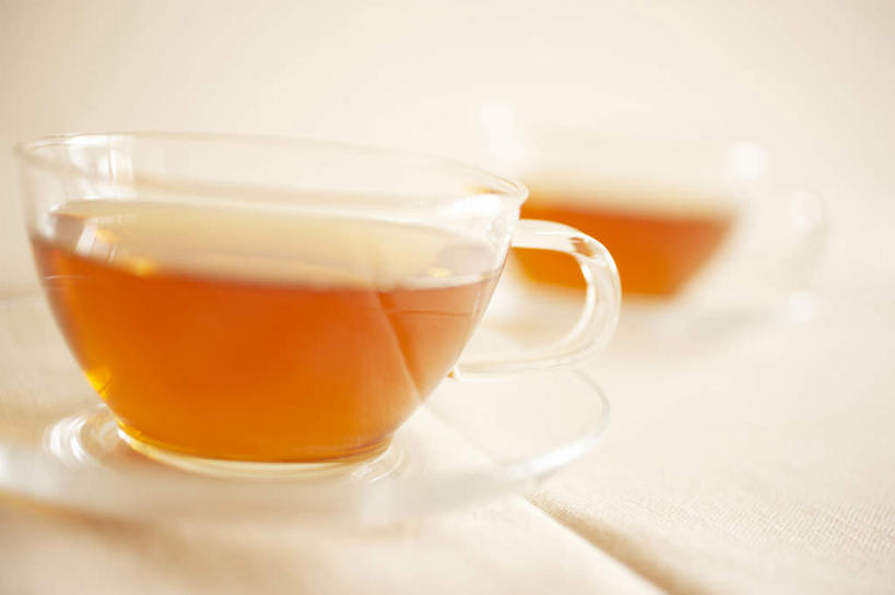 无人,横图,俯视,室内,特写,白天,白色背景,幸福,茶,桌面,桌子,杯子,餐具,木制,碟子,盘,茶叶,两杯,娱乐,玻璃制品,盘子,木制品,水杯,碟,享受,休闲,温馨,放松,乐趣,摄影,影棚,提神,舒适,醒脑,玻璃杯,彩图,高角度拍摄,影棚拍摄,拍摄