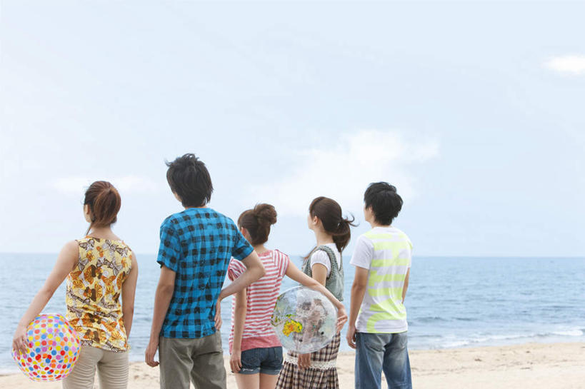 东方人,家庭,夫妻,站,举,横图,彩色,室外,白天,爱情,旅游,度假,海浪,海洋,沙滩,亚洲,一排,服装,整齐,格子,沙子,海岸,浪花,水平线,云,云朵,辽阔,海平线,沙地,许多人,浪漫,云彩,注视,休闲装,黄种人,娱乐,球,排列,两个,背面,衣服,蓝色,黑色,白云,蓝天,天空,海水,天,观察,看,托,站着,一群人,享受,休闲,广阔,球体,温暖,温馨,一家人,休闲服,恩爱,放松,恋人,服饰,晴朗,观看,一望无际,和睦,察看,队列,关注,海景,无边无际,一马平川,男人,男性,年轻男性,年轻女性,女人,女性,亚洲人,年轻人,长发,夫妇,情侣,大海,风浪,海,海水的波动,海滩,近岸浪,涌浪,晴空,举起,举手,举着,向上举,向上伸,向上托,站立,半身,彩图,伴侣,融洽,水天相接,水天一线