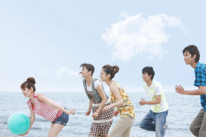 东方人,家庭,夫妻,站,横图,室外,白天,侧面,爱情,旅游,度假,游戏,海浪,海洋,沙滩,亚洲,弯腰,服装,格子,沙子,海岸,浪花,水平线,云,云朵,辽阔,海平线,沙地,许多人,浪漫,玩,云彩,注视,休闲装,黄种人,娱乐,球,一个,衣服,蓝色,黑色,白云,蓝天,天空,海水,天,观察,看,站着,一群人,享受,休闲,广阔,球体,温暖,温馨,一家人,休闲服,恩爱,放松,恋人,服饰,晴朗,单个,观看,活动,一望无际,和睦,察看,发泄,关注,消遣,智力,海景,宣泄,弯身,无边无际,一马平川,男人,男性,年轻男性,年轻女性,女人,女性,亚洲人,年轻人,长发,夫妇,情侣,大海,风浪,海,海水的波动,海滩,近岸浪,涌浪,晴空,玩耍,嬉戏,站立,半身,彩图,伴侣,融洽,水天相接,水天一线