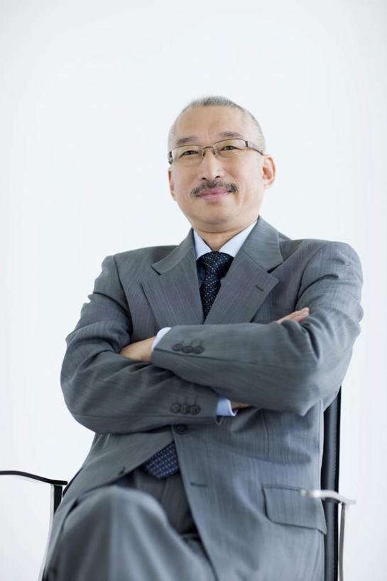 东方人,中年人,一个人,商务人士,商务男性,坐,双手交叉,竖图,室内,白天,白色背景,仰视,衬衫,亚洲,仅一个男性,仅一个人,仅一个中年男性,套装,眼镜,墙,领带,黄种人,墙壁,墙面,白色,摄影,影棚,双手抱胸,商务装,近视眼镜,工薪阶层,中年男性,亚洲人,白领,上班族,坐着,半身,彩图,低角度拍摄,影棚拍摄,衬衣,拍摄,短发