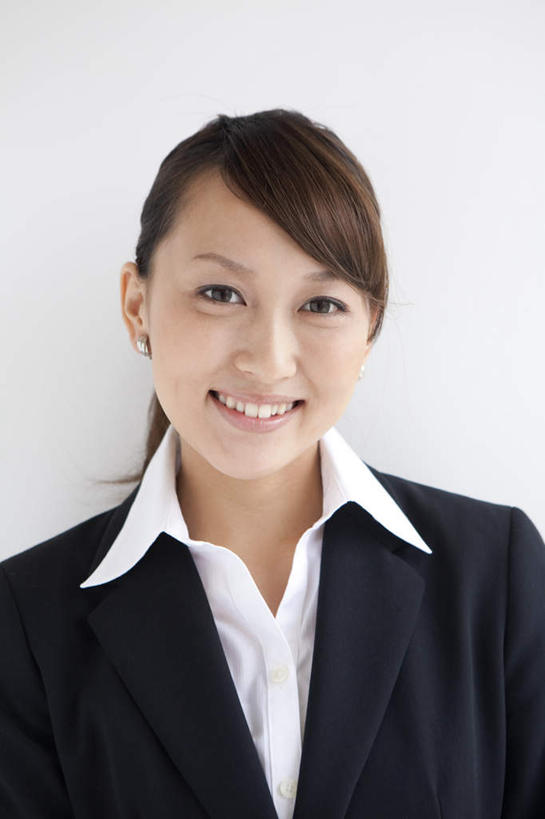 东方人,脸,头,脸颊,一个人,商务人士,商务女性,站,笑,微笑,露齿笑,竖图,室内,特写,白天,白色背景,正面,亚洲,仅一个年轻女性,仅一个女性,仅一个人,套装,墙,注视,黄种人,墙壁,墙面,黑色,观察,看,站着,摄影,影棚,观看,察看,关注,商务装,工薪阶层,年轻女性,女人,女性,亚洲人,头部,长发,脸部,脸蛋,面部,白领,上班族,站立,半身,彩图,影棚拍摄,拍摄