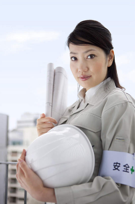 东方人,工程师,建筑工人,建筑师,高楼大厦,站,竖图,室外,白天,侧面,工作服,制服,办公楼,大厦,建筑,摩天大楼,写字楼,帽子,亚洲,头盔,云,云朵,云彩,注视,黄种人,蓝色,白色,黑色,白云,蓝天,天空,安全帽,楼宇,天,观察,看,站着,商务楼,晴朗,观看,察看,关注,工作制服,亚洲人,长发,晴空,技师,建筑工,建筑设计师,站立,半身,彩图,工作套服,大楼,高层建筑,高楼,摩天楼