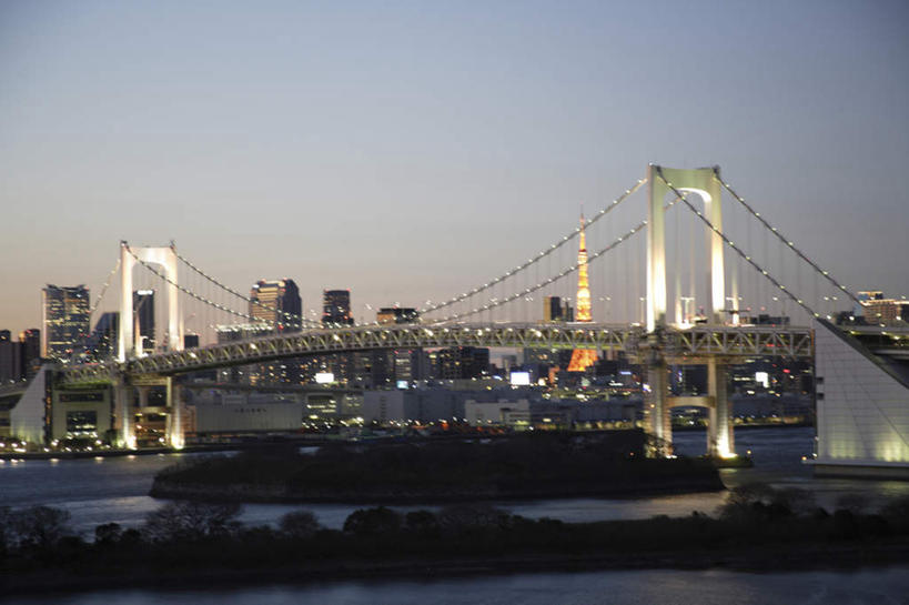 无人,高楼大厦,横图,室外,夜晚,正面,度假,办公楼,海浪,海洋,美景,植物,城市风光,城市,大厦,建筑,路灯,摩天大楼,写字楼,夜景,船,照明,东京,日本,亚洲,一艘,阴影,波纹,飞溅,溅,光线,液体,影子,景观,浪花,水滴,建筑群,灯光,彩虹大桥,涟漪,娱乐,建设,灯,水珠,树,树木,绿色,水纹,自然,海水,船尾波,楼宇,交通工具,波浪,享受,休闲,商务楼,景色,放松,生长,成长,照亮,照明设备,喷洒,载具,海景,气垫船,东亚,本州,关东地方,本州岛,日本国,东京都,水晕,日本彩虹大桥,大海,风浪,海,海水的波动,近岸浪,涌浪,彩图,大楼,高层建筑,高楼,摩天楼