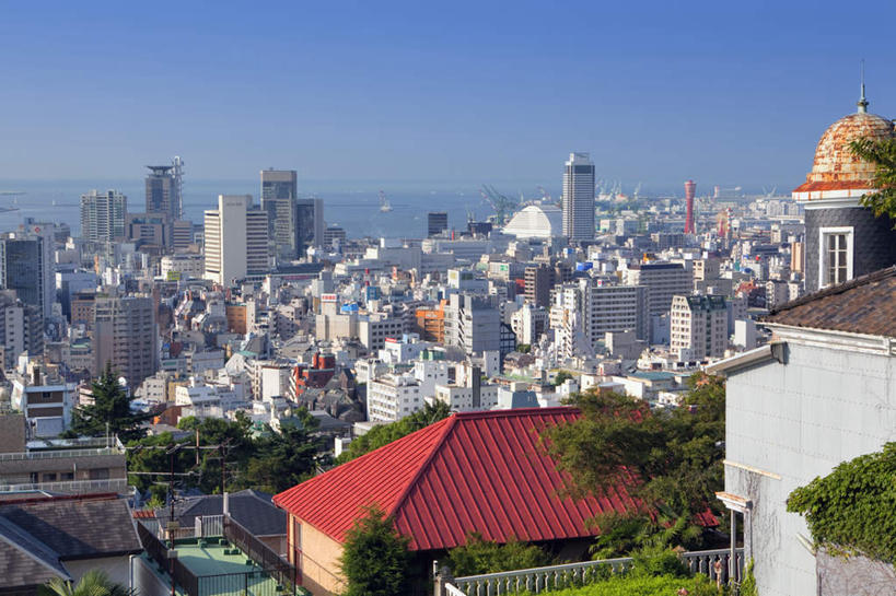 无人,高楼大厦,横图,俯视,室外,白天,度假,美景,植物,城市风光,城市,大厦,建筑,摩天大楼,日本,亚洲,阴影,光线,瓦片,影子,屋檐,景观,娱乐,檐,树,树木,红色,蓝色,绿色,蓝天,天空,阳光,自然,天,享受,休闲,景色,放松,生长,晴朗,成长,东亚,本州,万里无云,本州岛,日本国,近畿地方,近畿,兵库,兵库县,晴空,晴空万里,彩图,高角度拍摄,大楼,高层建筑,高楼,摩天楼