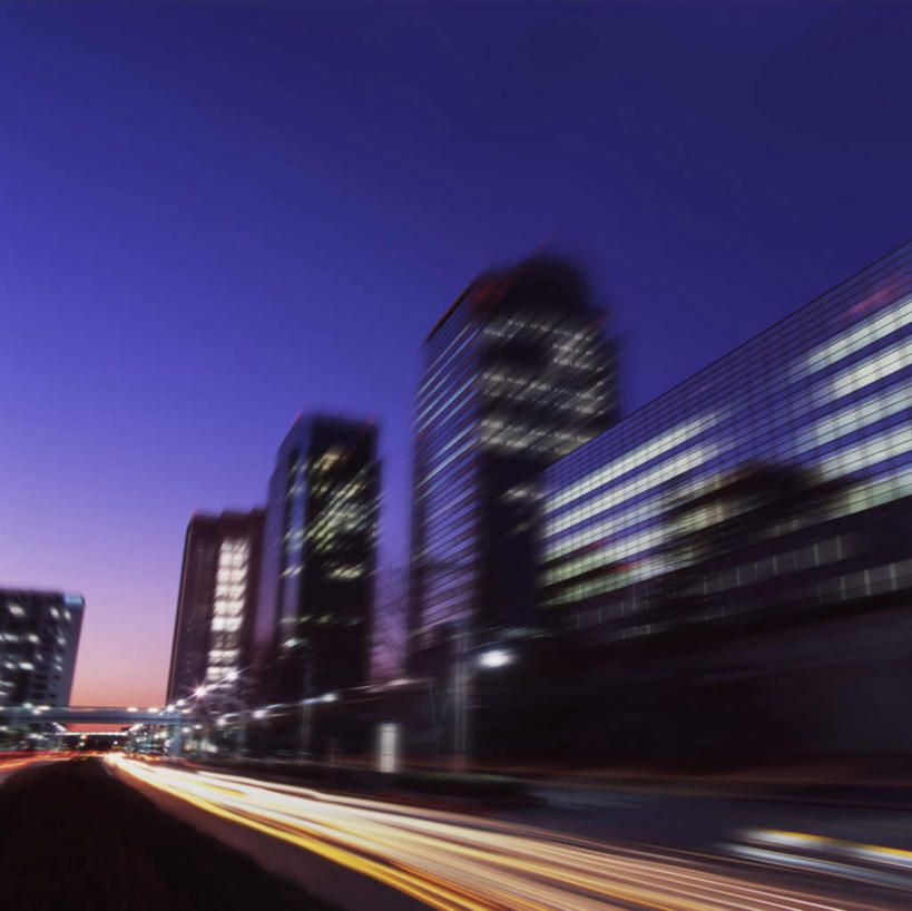 无人,高楼大厦,方图,室外,夜晚,仰视,度假,美景,植物,窗户,城市风光,城市,大厦,道路,建筑,路,路灯,摩天大楼,夜景,公路,照明,东京,日本,亚洲,一排,许多,阴影,朦胧,模糊,整齐,光线,影子,景观,云,云朵,灯光,交通,云彩,娱乐,玻璃窗,灯,树,树木,排列,蓝色,绿色,白云,蓝天,天空,阳光,自然,天,享受,休闲,景色,放松,生长,成长,照亮,照明设备,队列,东亚,本州,关东地方,本州岛,日本国,东京都,马路,彩图,低角度拍摄,大楼,高层建筑,高楼,摩天楼