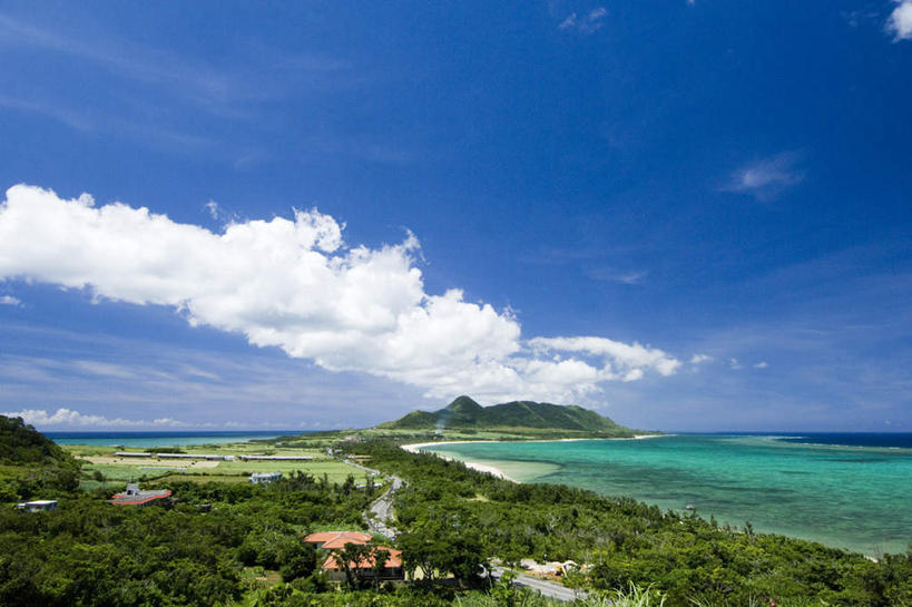 无人,横图,室外,白天,正面,旅游,度假,草地,草坪,海浪,海洋,美景,沙滩,植物,日本,亚洲,阴影,波纹,光线,沙子,影子,海岸,景观,浪花,云,云朵,沙地,云彩,娱乐,冲绳,草,树,树木,蓝色,绿色,白云,蓝天,水纹,天空,阳光,自然,海水,波浪,天,享受,休闲,景色,放松,生长,成长,冲绳县,自然风光,海景,东亚,琉球群岛,日本国,九州地方,大海,风浪,海,海水的波动,海滩,近岸浪,涌浪,彩图