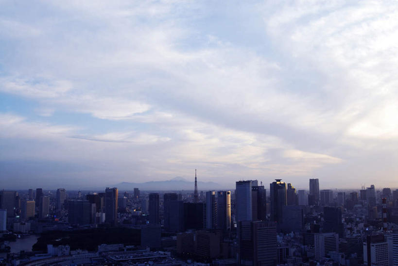 无人,高楼大厦,横图,俯视,航拍,室外,白天,度假,日出,美景,太阳,城市风光,城市,大厦,道路,建筑,路,摩天大楼,公路,东京,日本,亚洲,阴影,光线,影子,景观,云,云朵,交通,朝霞,晨曦,黎明,云彩,娱乐,蓝色,白云,蓝天,天空,阳光,天,享受,休闲,景色,放松,鸟瞰,东亚,本州,关东地方,本州岛,日本国,东京都,朝阳,马路,彩图,高角度拍摄,破晓,大楼,高层建筑,高楼,摩天楼